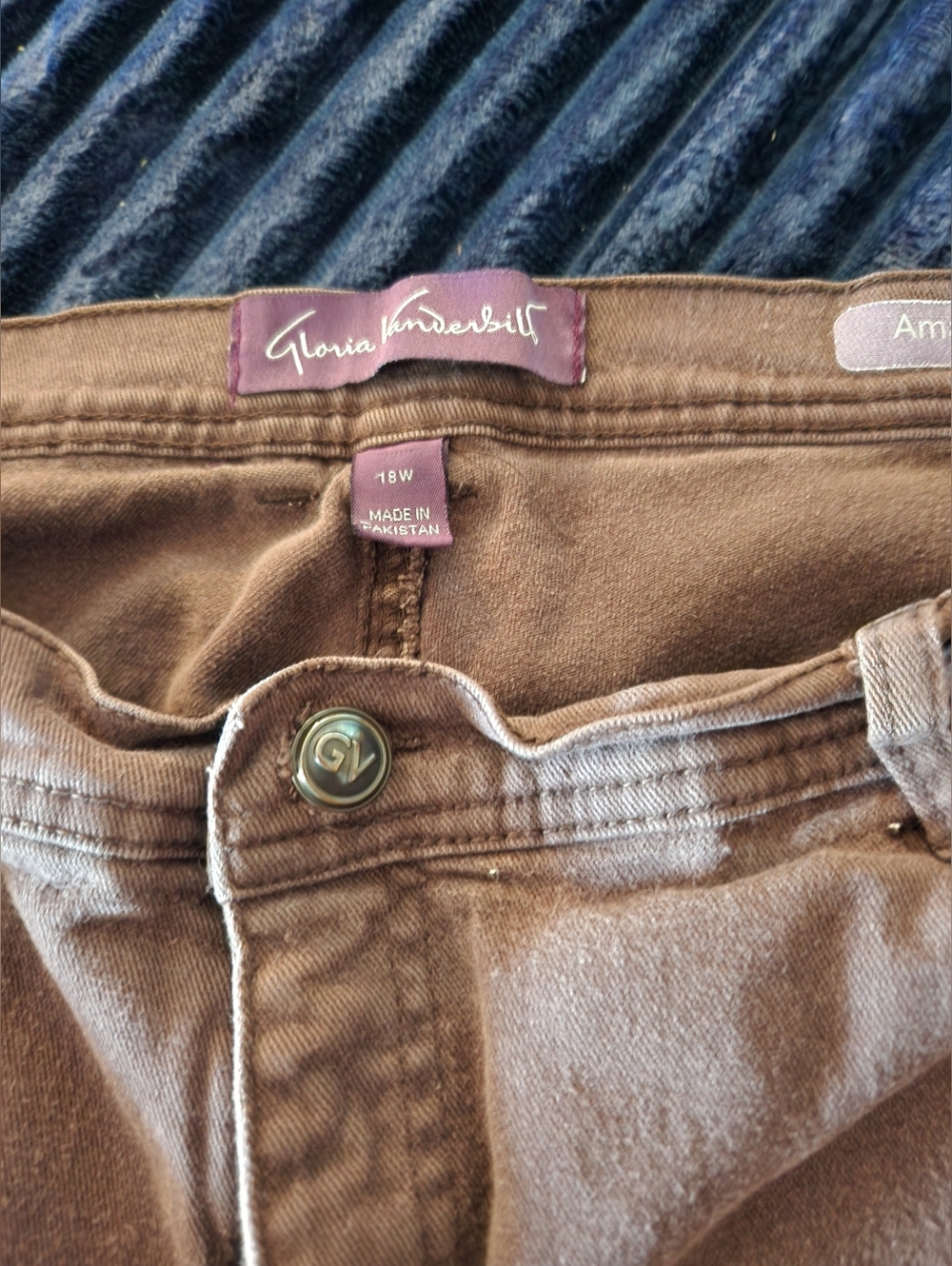 Gloria Vanderbilt Brown Boot Cut Jeans - Picture 3 of 3
